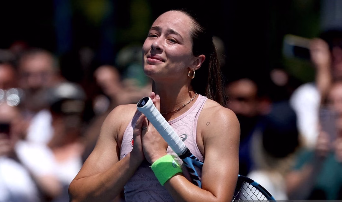 Zeynep Sönmez Avustralya Açık’ta 3. tura yükseldi Milli tenisçi Zeynep Sönmez, sezonun ilk grand slam turnuvası Avustralya