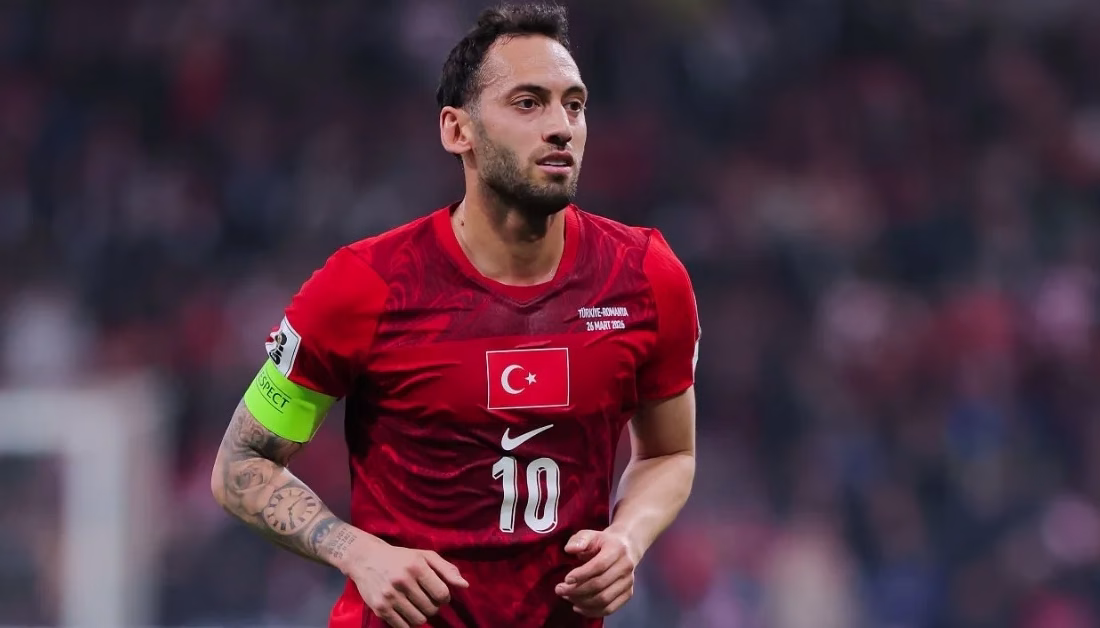A Millî Takım’ın kaptanı Hakan Çalhanoğlu sezonu kapattı ANKARA-BHA Milli futbolcunun yaşadığı sakatlık nedeniyle sezonun geri kalanında forma