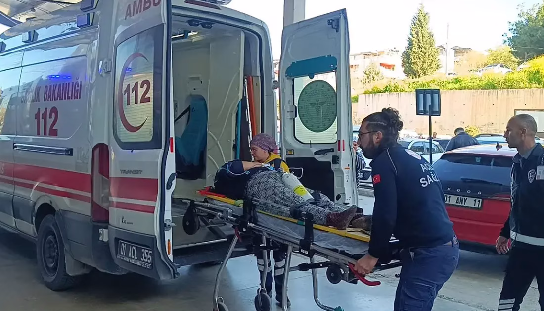 Adana’da işçi servisi devrildi: 17 kişi yaralandı ADANA-BHA Yaralıların hastaneye kaldırıldığı ve hayati tehlikelerinin bulunmadığı bildirildi. Kaza,