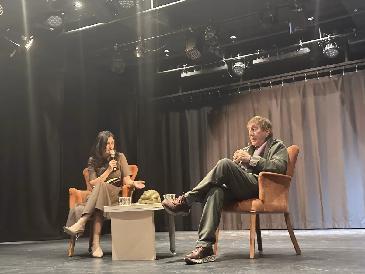 Usta tiyatro sanatçısı Ali Poyrazoğlu, Beyoğlu Söyleşi ve İmza Günleri