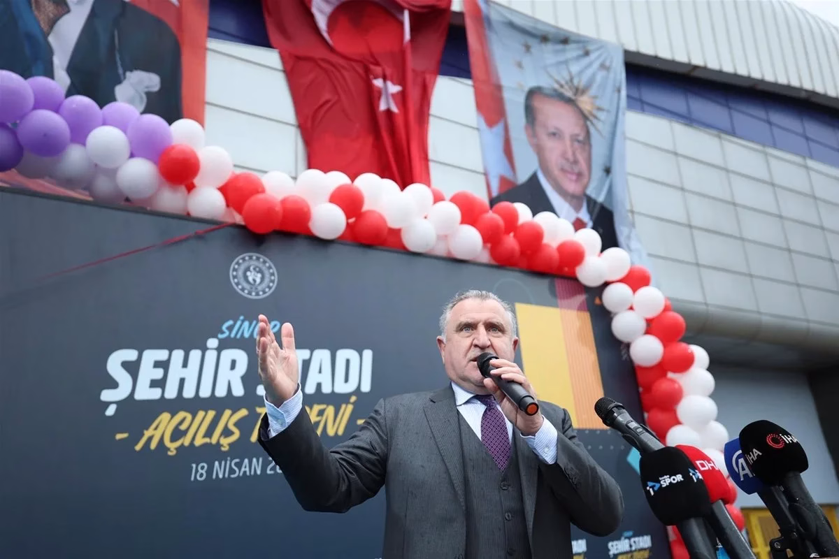 Sinop Şehir Stadı’nın açılışında konuşan Bakan Bak, Sinop’a güzel bir tesis, güzel