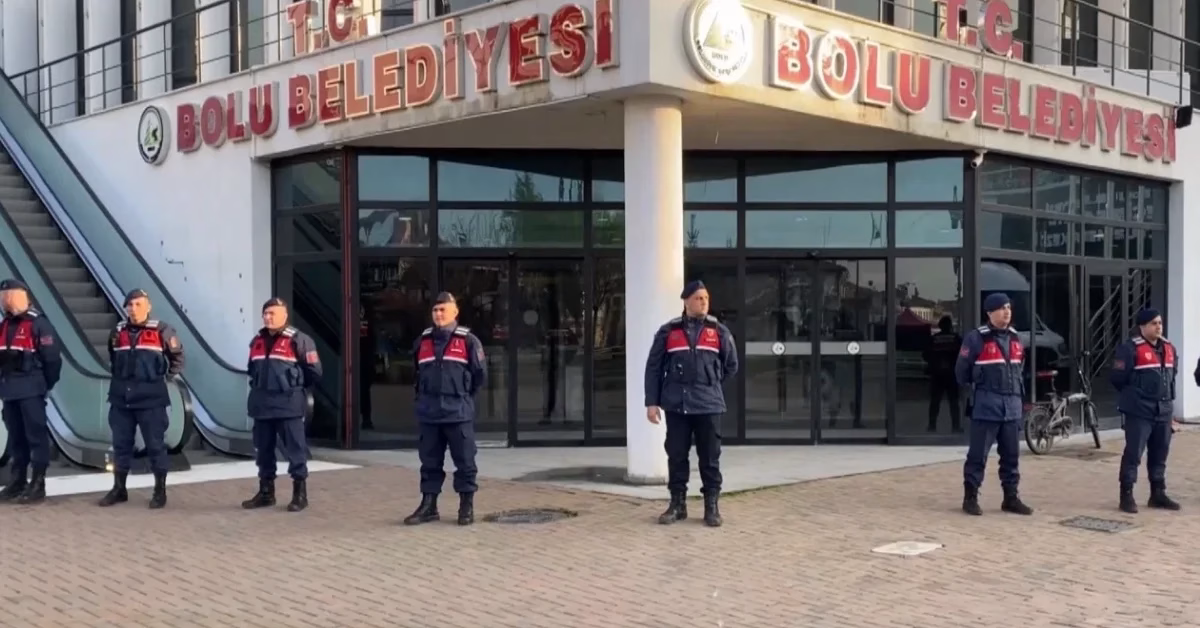 BOLU-BHA Sabah saatlerinde düzenlenen operasyonda Belediye Başkan Yardımcısı ve bir