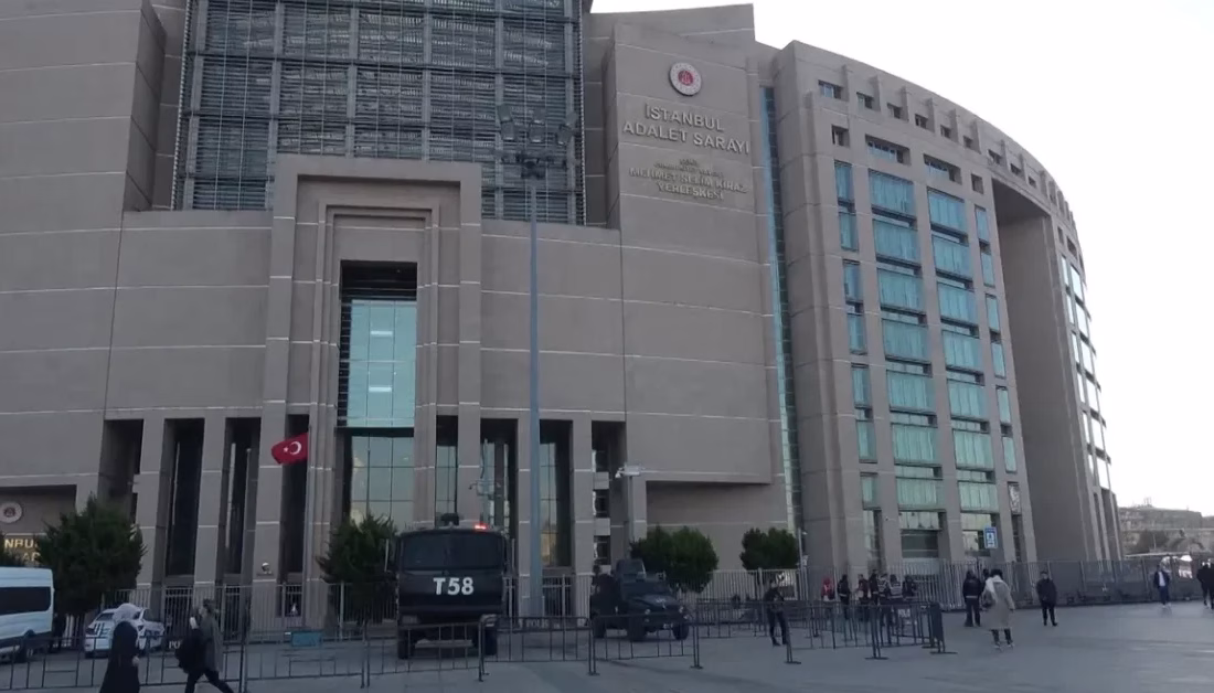 Derbide karaborsa bilet operasyonu: 15 gözaltı İSTANBUL-BHA İstanbul Anadolu Cumhuriyet Başsavcılığı’nca, 2 Kasım 2025’te Tüpraş Stadyumu’nda