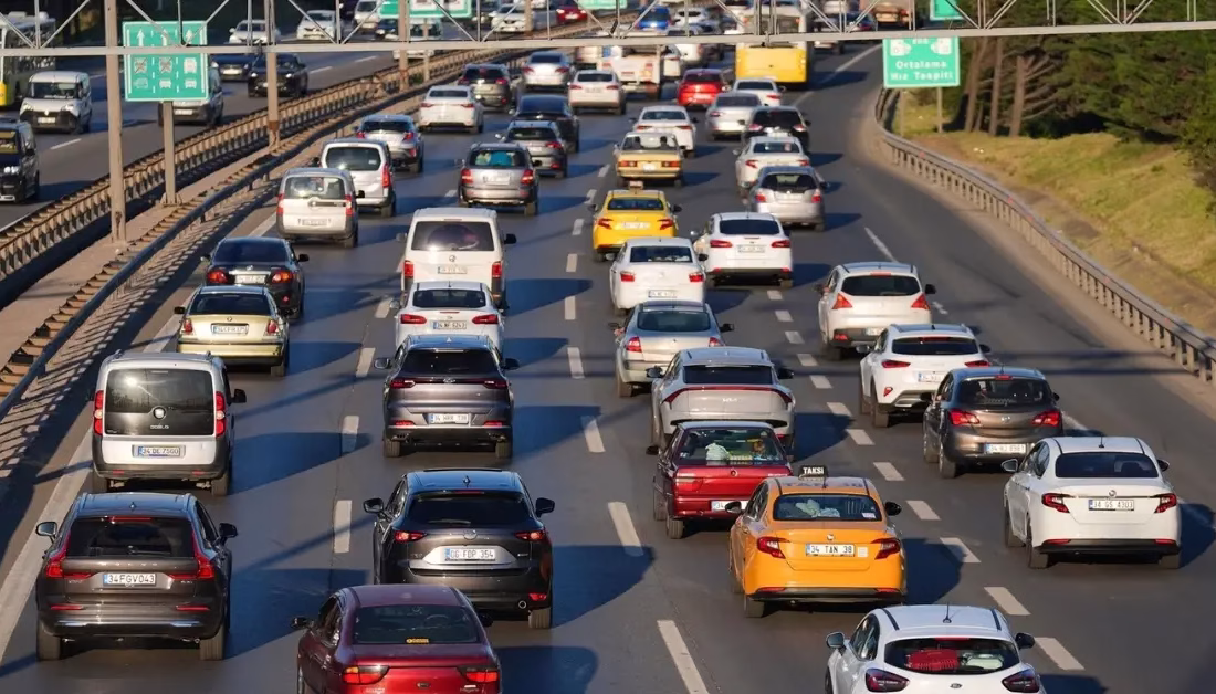 Trafikteki araç sayısı 34 milyonu aştı ANKARA-BHA Türkiye İstatistik Kurumu (TÜİK) verilerine göre, yılın üçüncü ayında