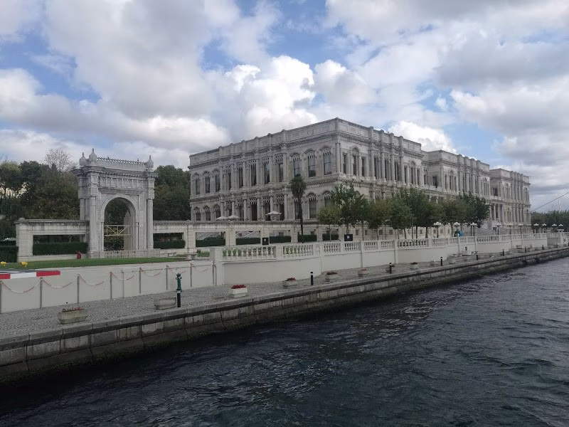 Açılışının birinci yılında 694 binden fazla ziyaretçiyi ağırlayan Yıldız Sarayı’nda,