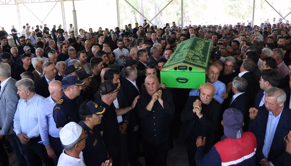Geçmiş dönem Dışişleri Bakanı ve AK Parti Antalya Milletvekili Mevlüt