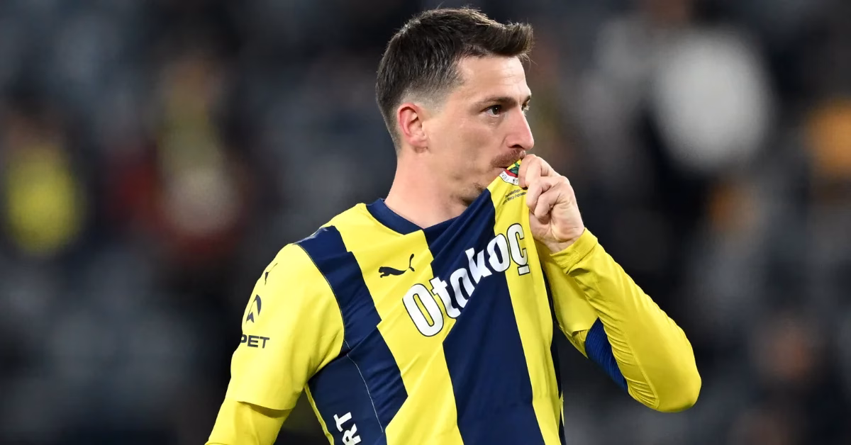 İSTANBUL-BHA Sarı-lacivertli futbolcunun, kulüpte kalmak adına başkan adaylarına sembolik bir