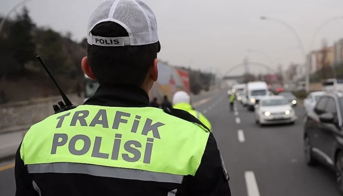 UEFA Avrupa Ligi finali öncesi İstanbul’da trafik düzenlemesi İSTANBUL-BHA Beşiktaş Park çevresinde alınan güvenlik önlemleri kapsamında sürücüler için