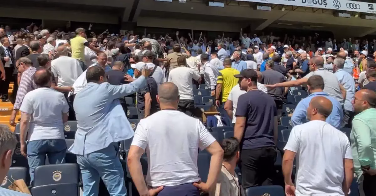 İSTANBUL-BHA Tezahüratlarla başlayan tartışma, güvenlik görevlileri ve Spor Şube ekiplerinin