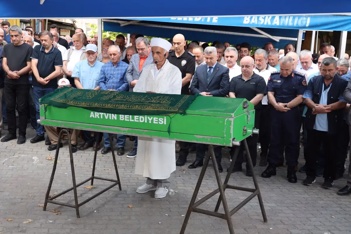 BAYRAM SARAYOĞLU / BHA – ARTVİN  Bir süredir tedavi gördüğü Artvin