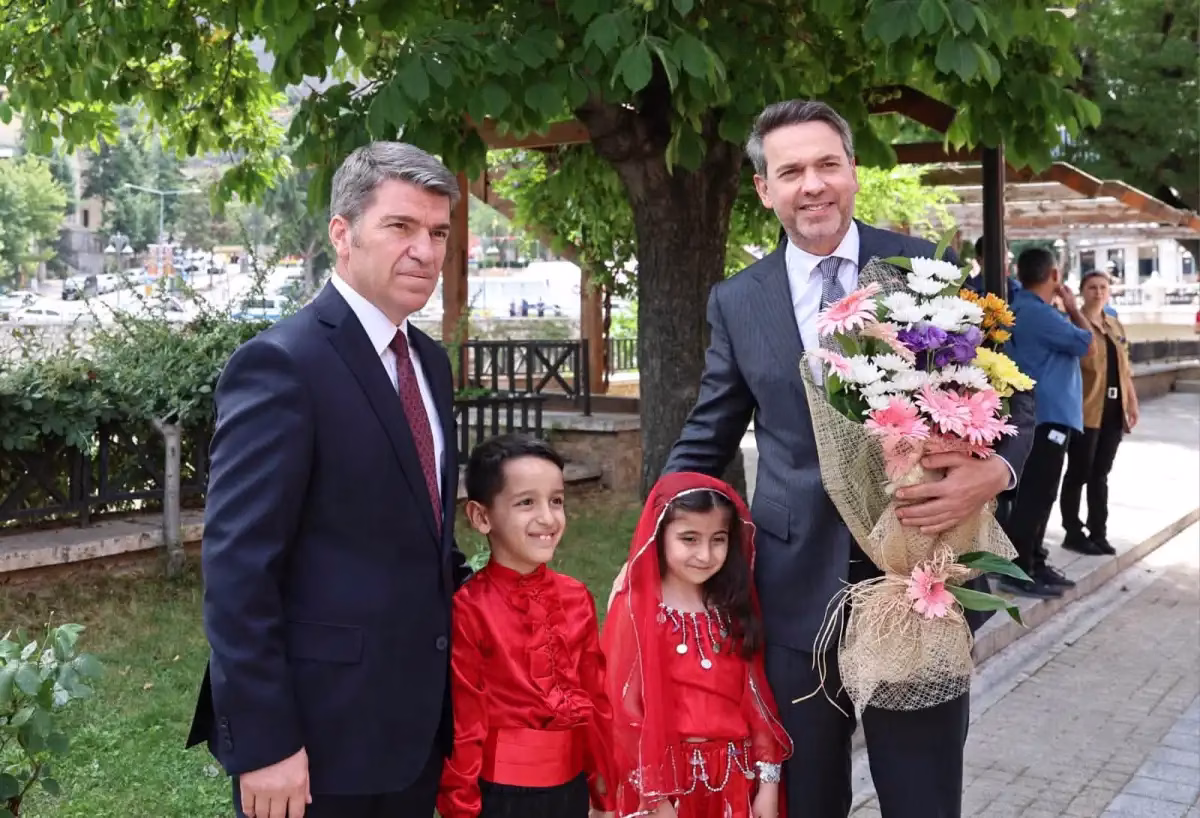 AMASYA – BHA  Valilikte gerçekleşen görüşmede, Amasya’nın gündemindeki yatırımlar, devam