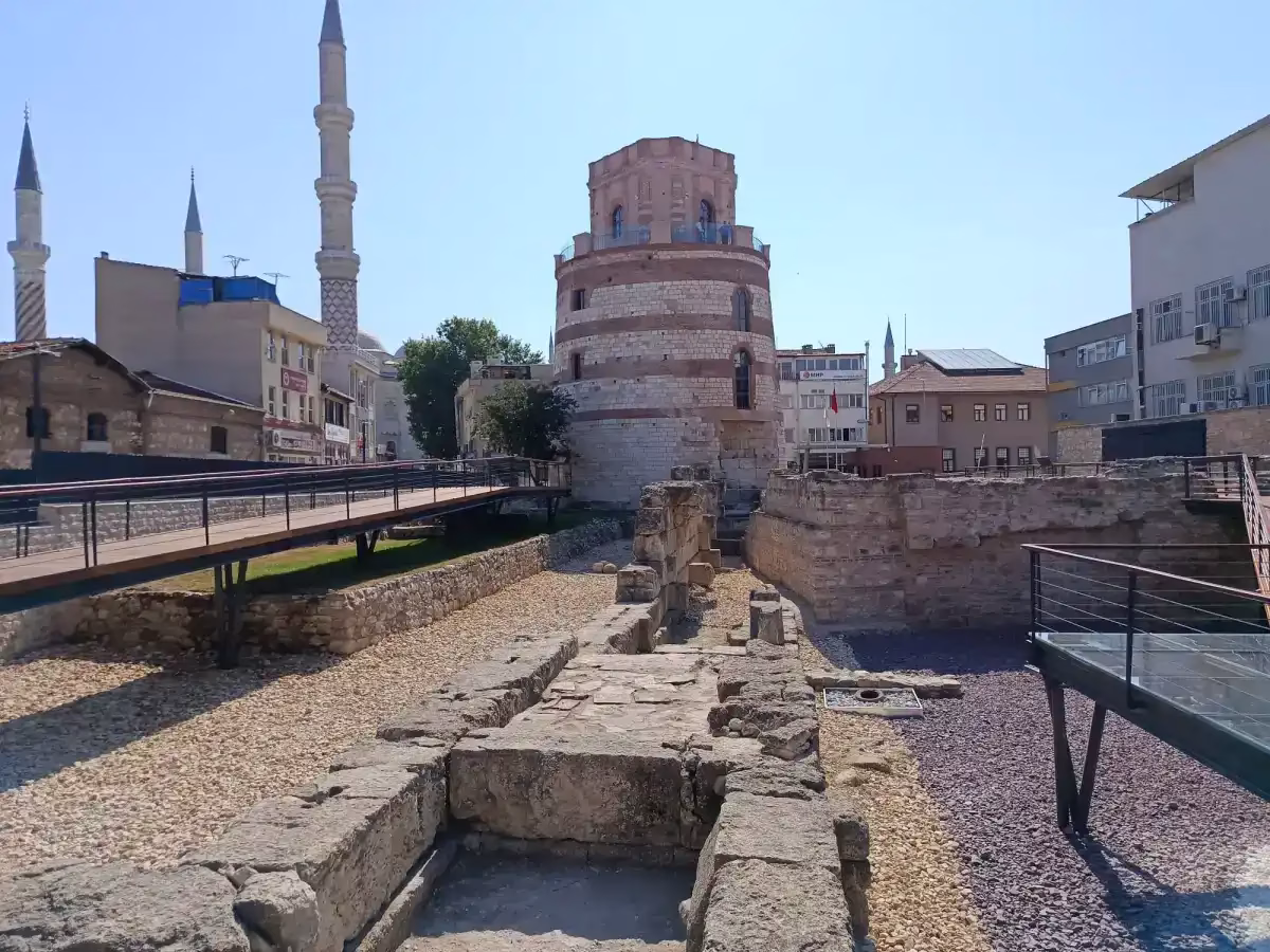 Edirne’de Roma İmparatoru Hadrianus tarafından yaptırılan ve yaklaşık 4 yıllık
