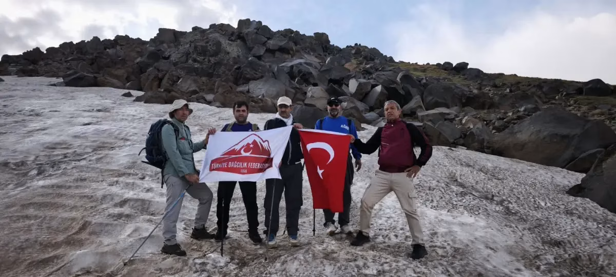 AĞRI – BHA  Süphan Dağının Zirvesinden baktığımızda Malazgirt Ovası, Sultan