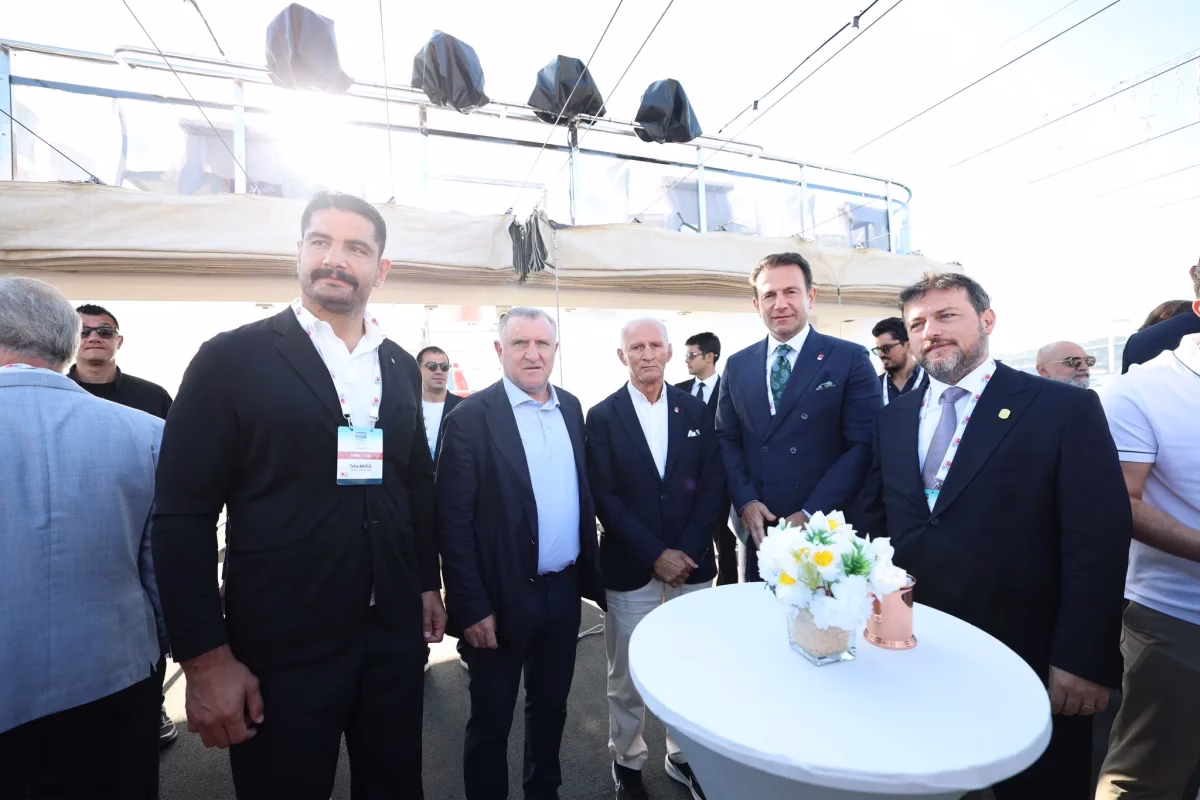 İSTANBUL – BHA  Gençlik ve Spor Bakanı Osman Aşkın Bak,