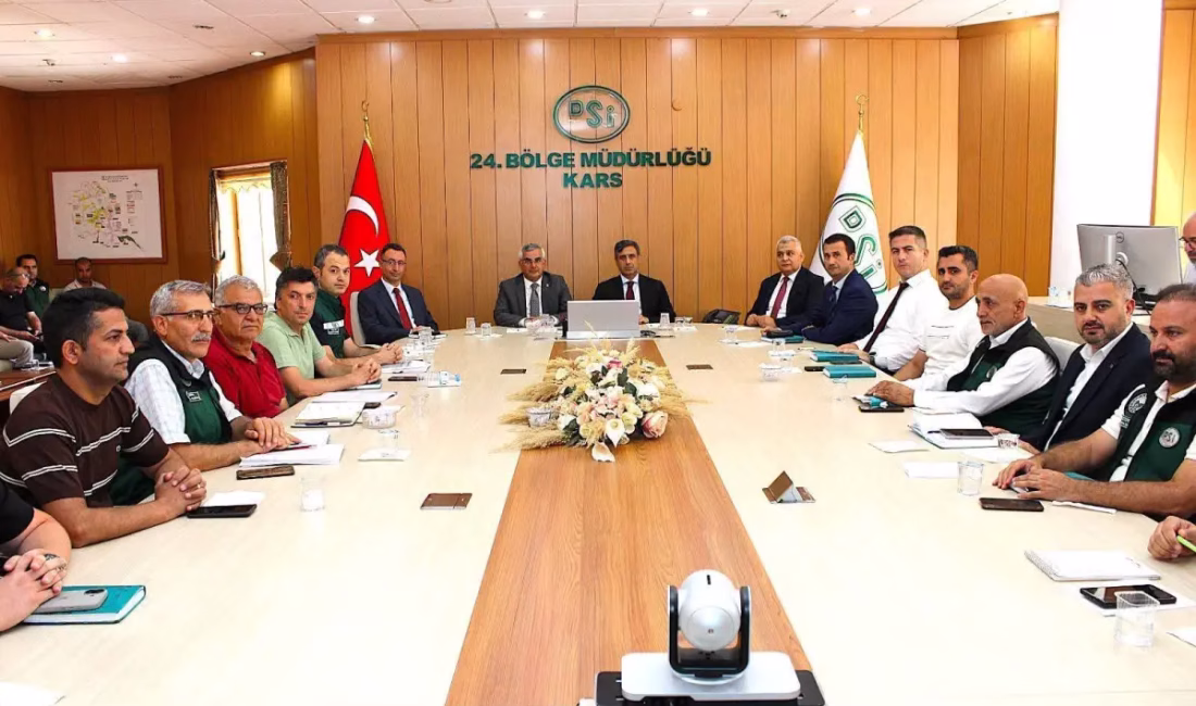 Gerçekleştirilen ziyaret kapsamında, DSİ 24. Bölge Müdürlüğü toplantı salonunda Bölge