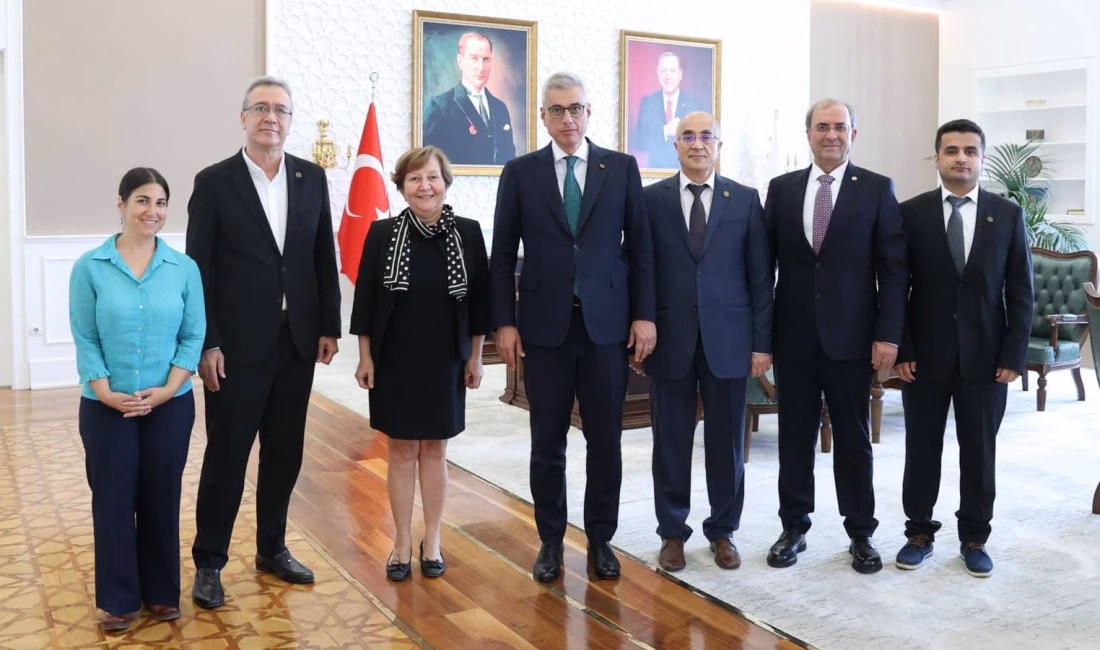 Hekimler Talep ve Sorunlarını Bakan Memişoğlu’na Sundu Sağlık Bakanı Dr. Kemal Memişoğlu, Türk Tabipleri Birliği Merkez Konseyi