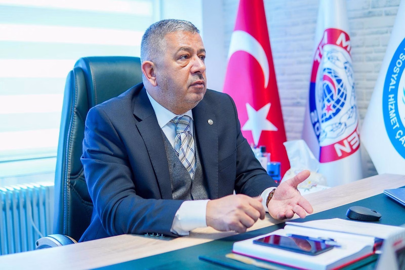 Şu sağlık idarecilerinin bulaşlarına; Bir Vali,Hakim,Savcı,Emniyet Müdürü,Komutan,Milli Eğitim Müdürü,Gümrük Müdürü,Tarım