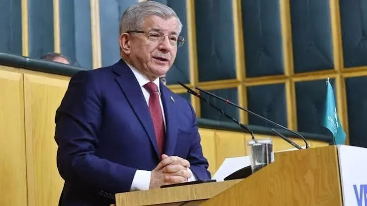 Davutoğlu ‘Cumhurbaşkanına hakaret’ soruşturmasında ifade verdi ANKARA – BHA Ankara Cumhuriyet Başsavcılığı, sosyal medya platformlarında yeniden