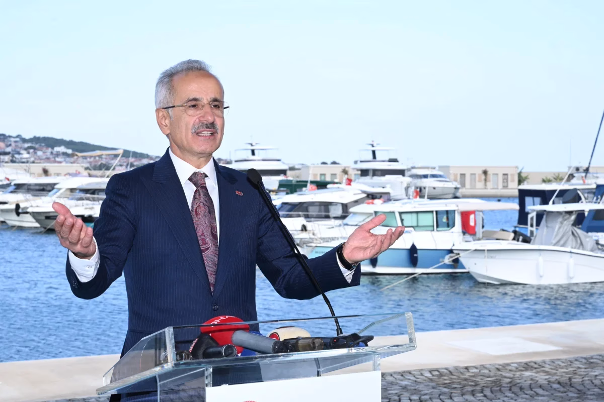 İSTANBUL – BHA  Ulaştırma ve Altyapı Bakanı Abdulkadir Uraloğlu, denizcilik