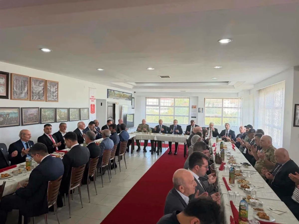 Kars Valisi Ziya Polat ve AK Parti Kars Milletvekili Adem