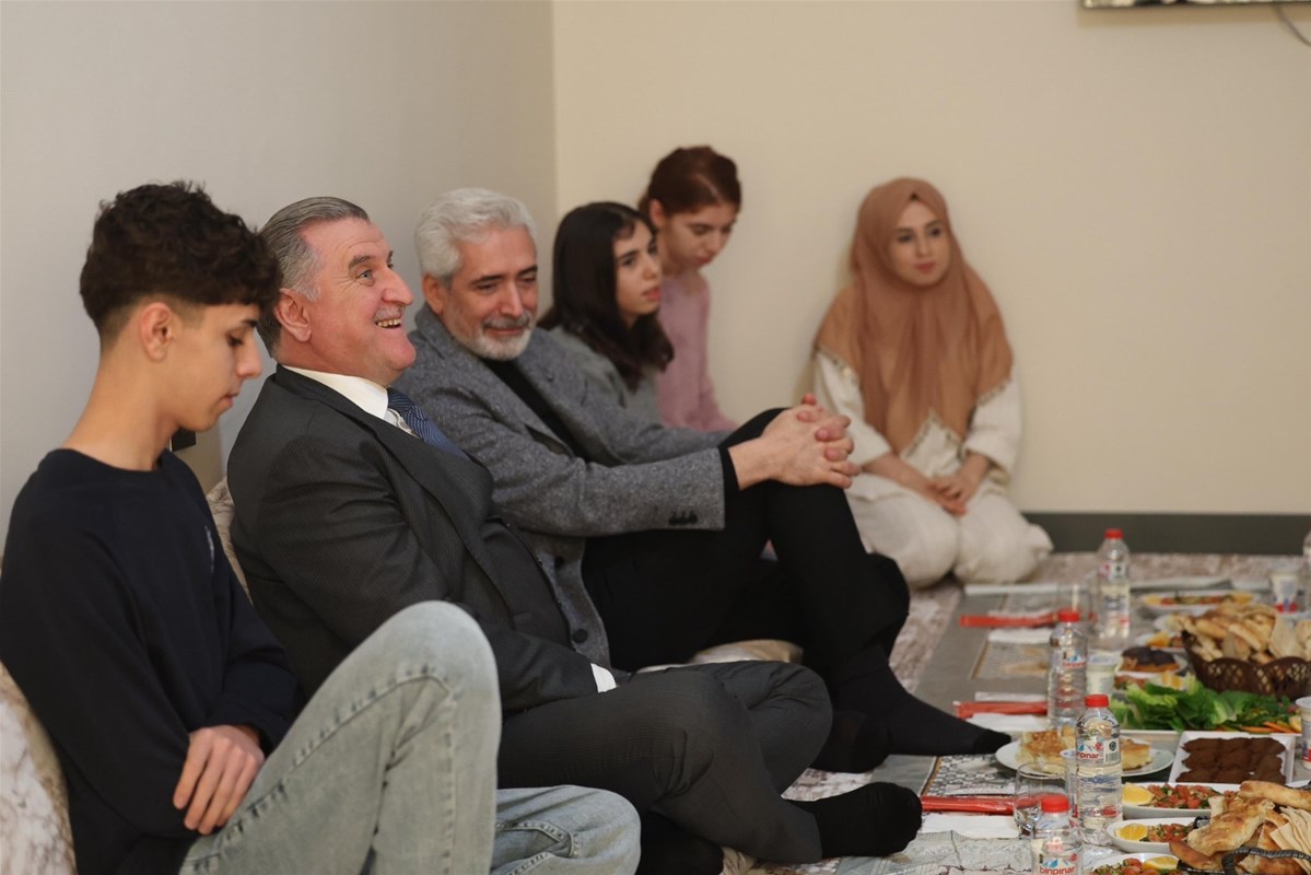 Bakan Dr. Osman Aşkın Bak Diyarbakır’da 10 8b2bb952 80ad 44d3 b963 3273bd31e994 google ers 1771736825