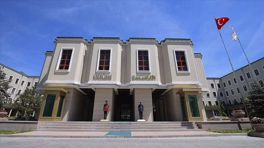 Başakşehir’deki olayda 1 öğrenci hayatını kaybetti İSTANBUL – BHA Konuyla ilgili İçişleri Bakanlığı’ndan yapılan açıklamada, “İstanbul’un