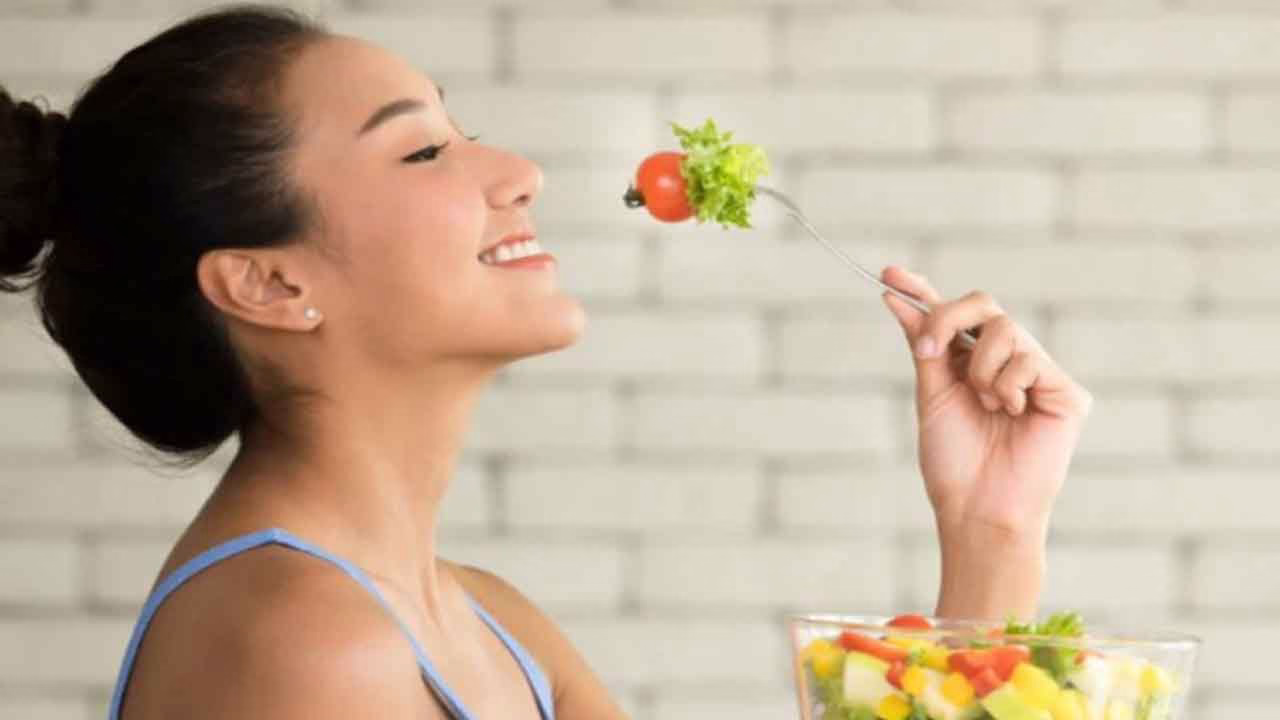 Özellikle kalsiyum ve D vitamini başta olmak üzere protein, B12